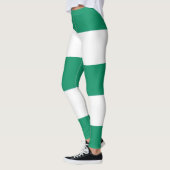 Weiße und grüne Stipes Leggings (Links)
