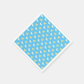 Weiße und hellgelbe Schmetterlinge fliegen blau Serviette (Ecke)