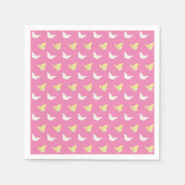 Weiße und hellgelbe Schmetterlinge fliegen pink Serviette