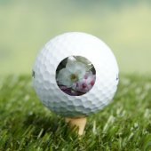 Weiße und Lila Orchideen Golfball (Insitu T-Shirt)