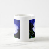 Weiße und lila Peonie Kaffeetasse (Mittel)