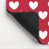 Weiße und rote Polka-Herzen Mousepad (Ecke)