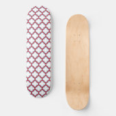 Weiße und rote Trellis, Gitter, Quatrefolie Skateboard (Vorderseite)