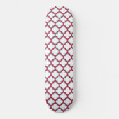 Weiße und rote Trellis, Gitter, Quatrefolie Skateboard (Vorderseite)