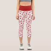 Weiße und rote Weihnachtsbaume mit Schneeflocken-M Capri Leggings (Vorderseite)