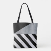 Weiße und schwarze diagonal gestreifte Farbe an de Tasche (Rückseite)