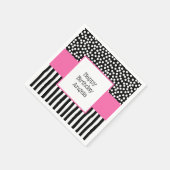 Weiße und schwarze Muster mit rosa Serviette (Ecke)