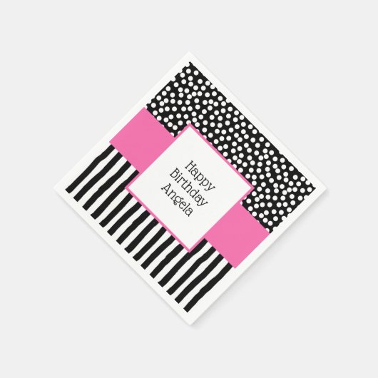 Weiße und schwarze Muster mit rosa Serviette (Ecke)