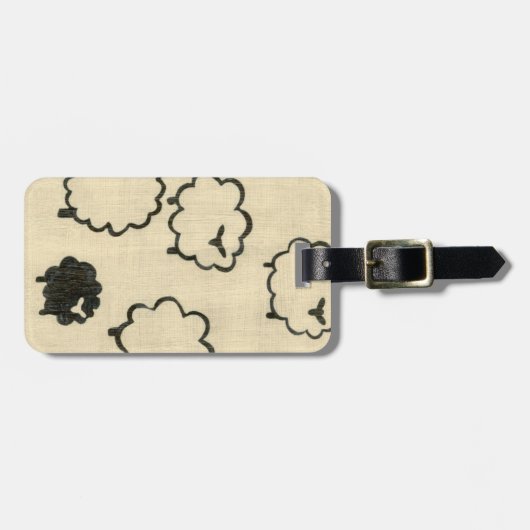 Weiße und schwarze Schafe auf Creme Gepäckanhänger (Vorderseite horizontal)