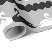 Weiße und schwarze Schwäne mit Herzen Geschenkpapier (Rolleneckpunkt)