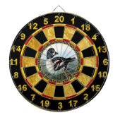 Weiße und schwarze Stockente duckt Schwimmen im Dartscheibe (vorne)