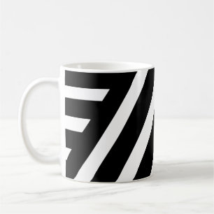 Weiße und schwarze Streifen auf klassischem Becher Kaffeetasse