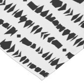 Weiße und schwarze zeitgenössische Stammes- Kurzer Tischläufer (Ecke)