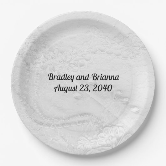 Weiße und silberne Spitzen und Perlen auf Satin Pappteller (Vorderseite)