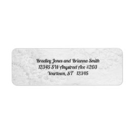 Weiße und silberne Spitzen und Perlen auf Satin We