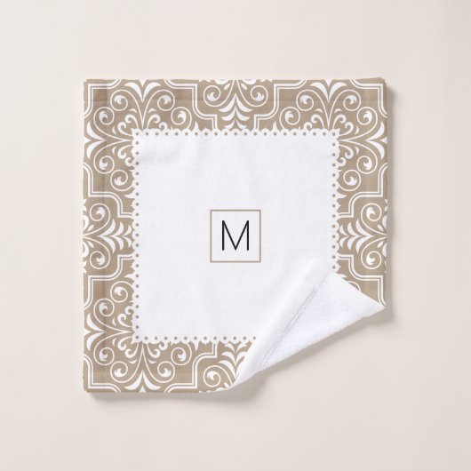 Weiße und taupe Damastmuster skallopierte Ränder Badhandtuch Set (Waschlappen)