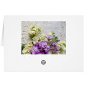 Weiße und violette Blumen an alter Spitze (Rückseite Horizontal)