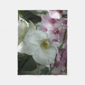 Weiße und violette Orchideen Fleecedecke (Vorderseite)