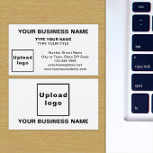 Weiße Visitenkarte im zentrierten Stil