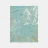 Weiße Vögel, die durch blauen Himmel fliegen Fleecedecke (Vorderseite)