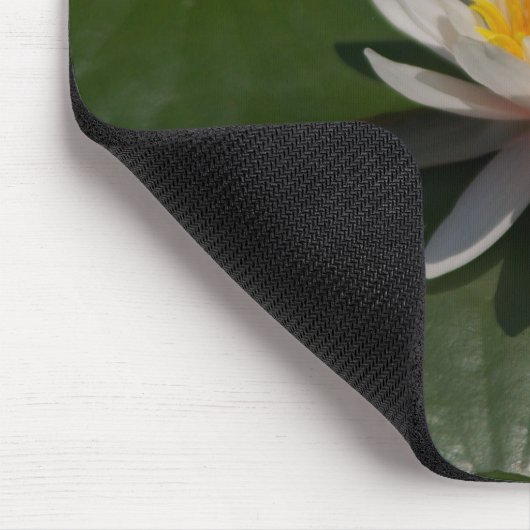 Weiße Wasserlilie Mousepad (Ecke)