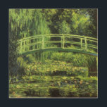 Weiße Wasserlilien von Claude Monet, Vintage Kunst<br><div class="desc">Die weißen Wasserlilien (1899) von Claude Monet sind ein Vintager Impressionist, der sich mit einem Blumengemälde auskennt. Es ist eine von vielen Variationen der Wasserlilien und japanischen Fußgängergemälde, die Monet in seinem Blumengarten im Frühjahr in Giverny, Frankreich, gemalt hat. Eine Fußgängerbrücke über einen Teich in grünen Tönen. Über den Künstler:...</div>