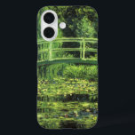 Weiße Wasserlilien von Claude Monet, Vintage Kunst iPhone 16 Hülle<br><div class="desc">Die weißen Wasserlilien (1899) von Claude Monet sind ein Vintager Impressionist, der sich mit einem Blumengemälde auskennt. Es ist eine von vielen Variationen der Wasserlilien und japanischen Fußgängergemälde, die Monet in seinem Blumengarten im Frühjahr in Giverny, Frankreich, gemalt hat. Eine Fußgängerbrücke über einen Teich in grünen Tönen. Über den Künstler:...</div>