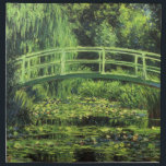 Weiße Wasserlilien von Claude Monet, Vintage Kunst Serviette<br><div class="desc">Die weißen Wasserlilien (1899) von Claude Monet sind ein Vintager Impressionist, der sich mit einem Blumengemälde auskennt. Es ist eine von vielen Variationen der Wasserlilien und japanischen Fußgängergemälde, die Monet in seinem Blumengarten im Frühjahr in Giverny, Frankreich, gemalt hat. Eine Fußgängerbrücke über einen Teich in grünen Tönen. Über den Künstler:...</div>