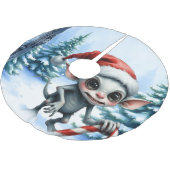Weiße Weihnachtself mit Candy Cane. Polyester Weihnachtsbaumdecke (Schrägansicht)