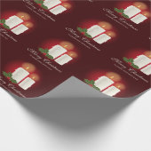 Weiße Weihnachtskerzen auf Rot mit individuellem T Geschenkpapier (Ecke)