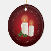 Weiße Weihnachtskerzen auf Rot mit individuellem T Keramik Ornament (Links)