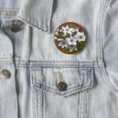 Weiße Wildblume und Bienenfliegen Button (Beispiel)