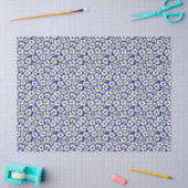 Weiße Wildblumen auf Blau Seidenpapier (Basteln)