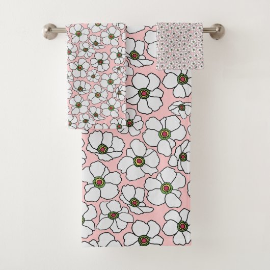 Weiße Wildblumen auf Rosa Badhandtuch Set (Insitu)
