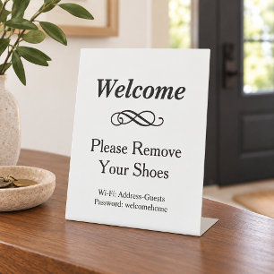 Weiße Willkommen-Wifi Schuhe ausziehen Sockelschild