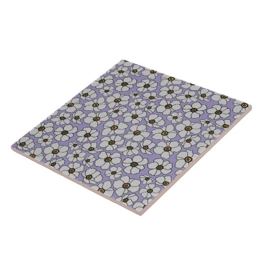 Weiße Windröschen auf Lavendel Fliese (Seite)