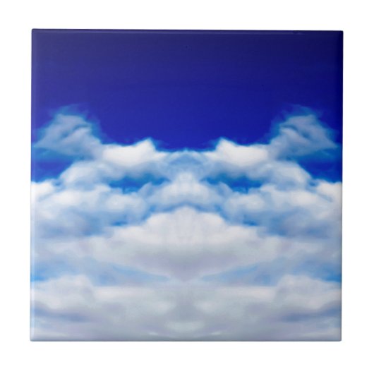 Weiße Wolke gegen den blauen Himmel Fliese (Vorderseite)