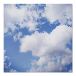 Weiße Wolken und Sonnenlicht auf dem blauen Himmel Poster