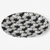 Weiße Würfel auf schwarz Pappteller (Schrägansicht)