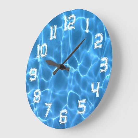 Weiße Zahl der athletischen Konturen Blaues Schwim Große Wanduhr (Winkel)