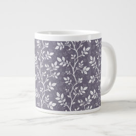 Weiße zarte gewebte Zweige Blätter über Lavendel Jumbo-Tasse
