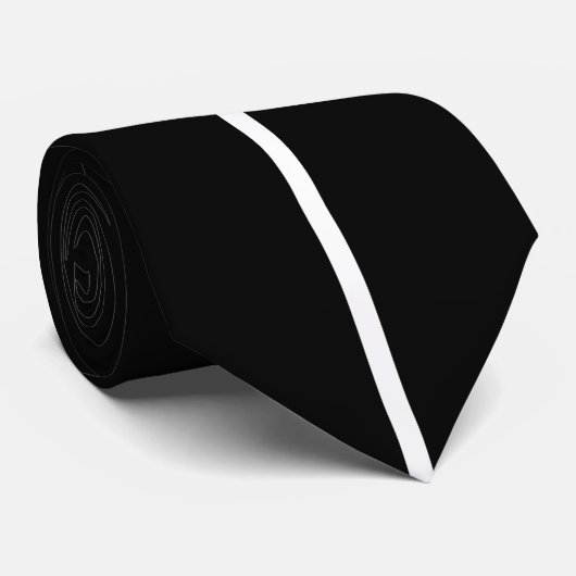 Weiße zentrierte dünne vertikale Linie auf schwarz Krawatte (Gerollt)