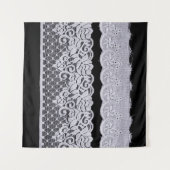 Weiße Zierspitze, abgeschiedener schwarzer Hinterg Wandteppich (Vorderseite (Horizontal))