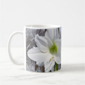 Weißer Amaryllis und Schnee II Kaffeetasse (Links)