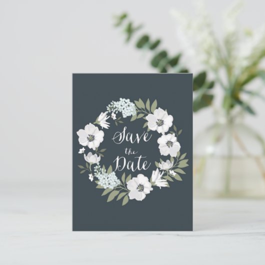 Weißer Anemone Blumenreath Save the Date Postkarte (Stehend Vorderseite)