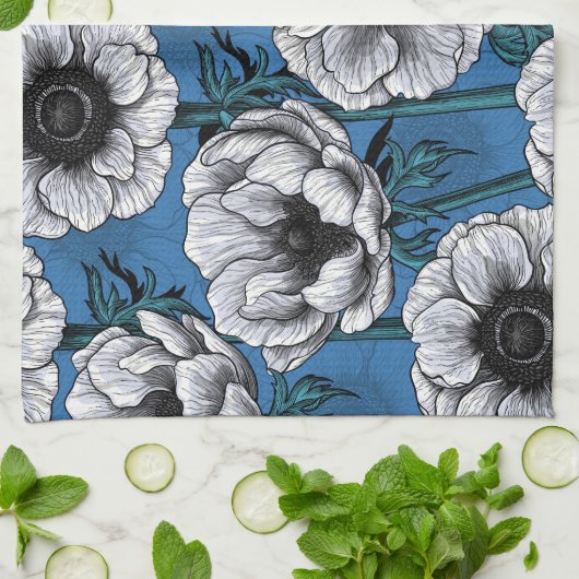 Weißer Anemongarten Geschirrtuch (Gefaltet)