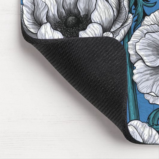 Weißer Anemongarten Mousepad (Ecke)