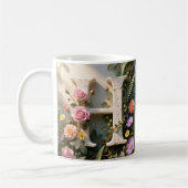 Weißer Blumen-Garten-Monogramm-Buchstabe H Kaffeetasse (Links)