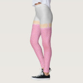 Weißer Denim-Shirt mit warmrosa Fischern Leggings (Links)