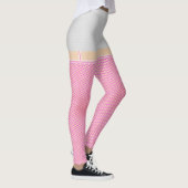 Weißer Denim-Shirt mit warmrosa Fischern Leggings (Rechts)